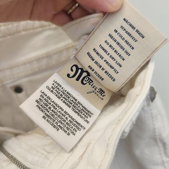 Vtg Y2k Miss Me White Bermuda Shorts Low Rise Embellished Cross Rhinestone Jorts - Picture 9 of 9